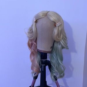 Muilt colored wig